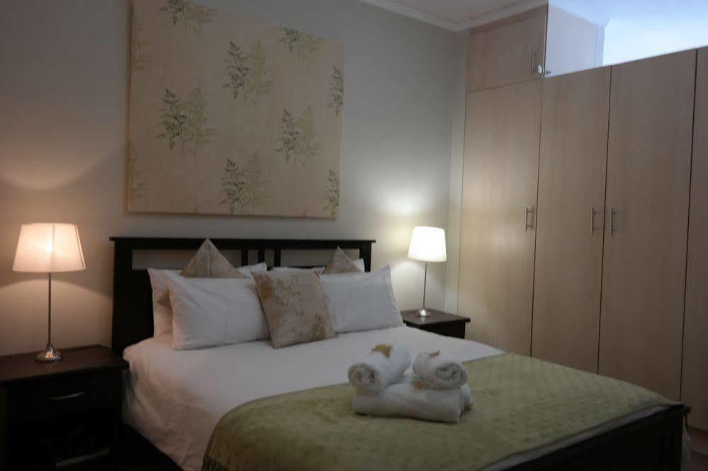 Urban Oasis At The Four Seasons Apartment Кейптаун Екстериор снимка