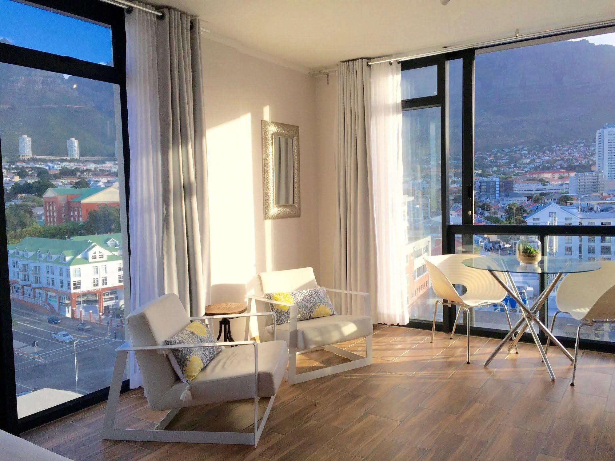 Urban Oasis At The Four Seasons Apartment Кейптаун Екстериор снимка