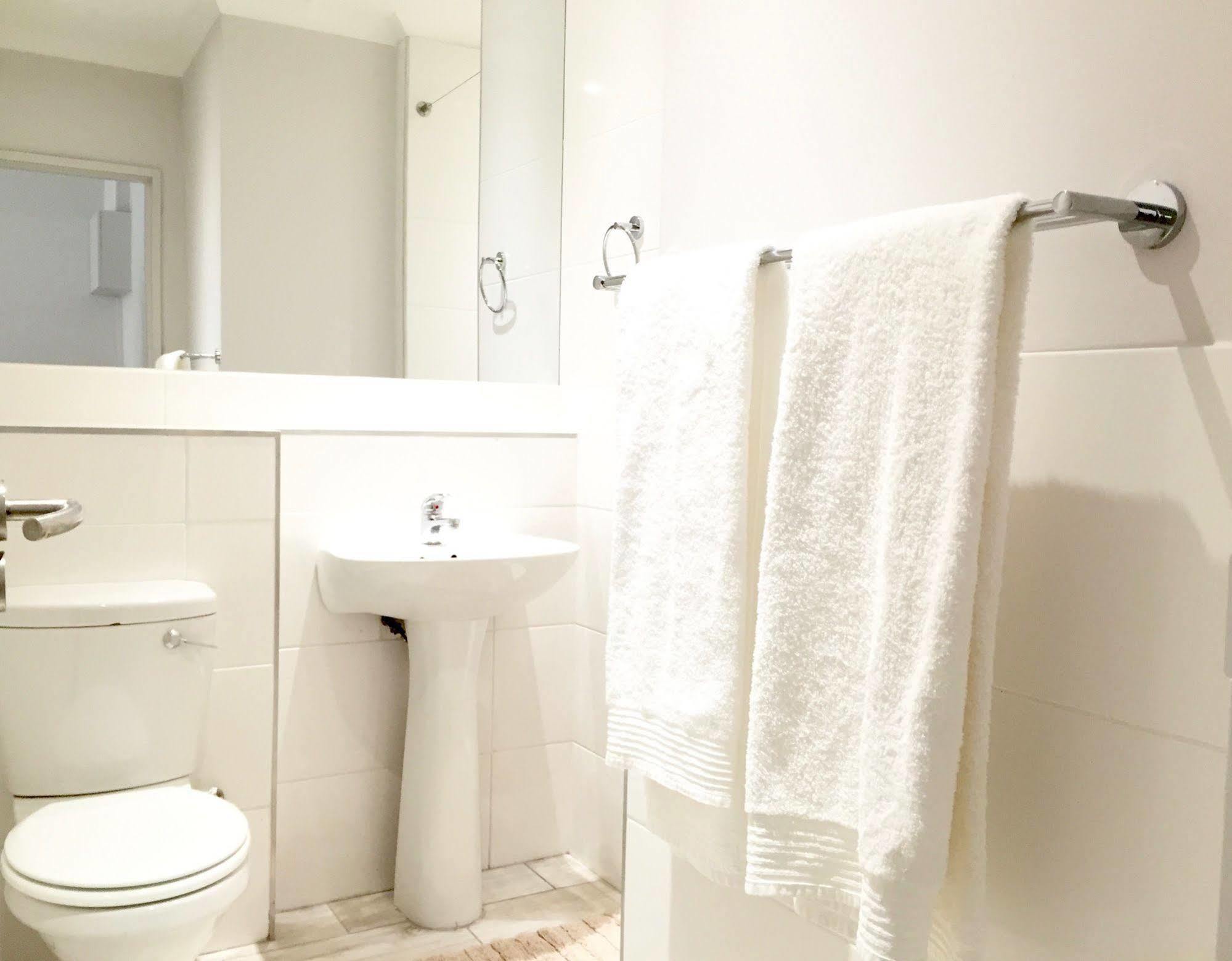 Urban Oasis At The Four Seasons Apartment Кейптаун Екстериор снимка